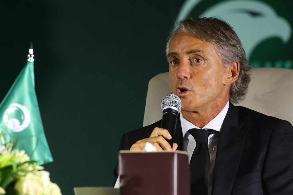 Roberto Mancini promette di vincere presto con l'Italia dopo le recenti difficoltà