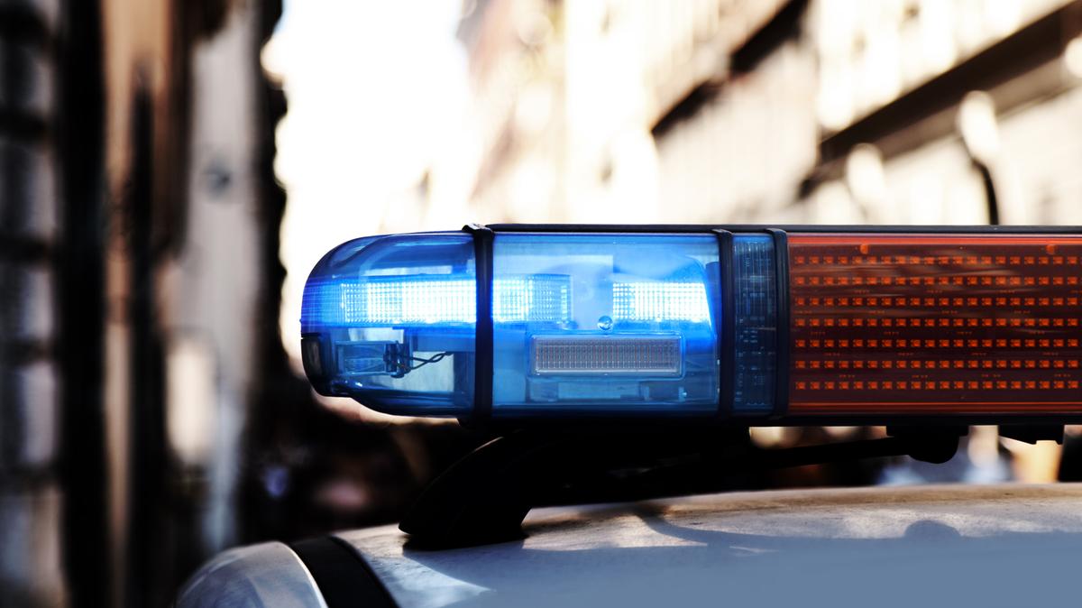 Salerno: ventenne accoltellata alla schiena da sconosciuto nel centro storico