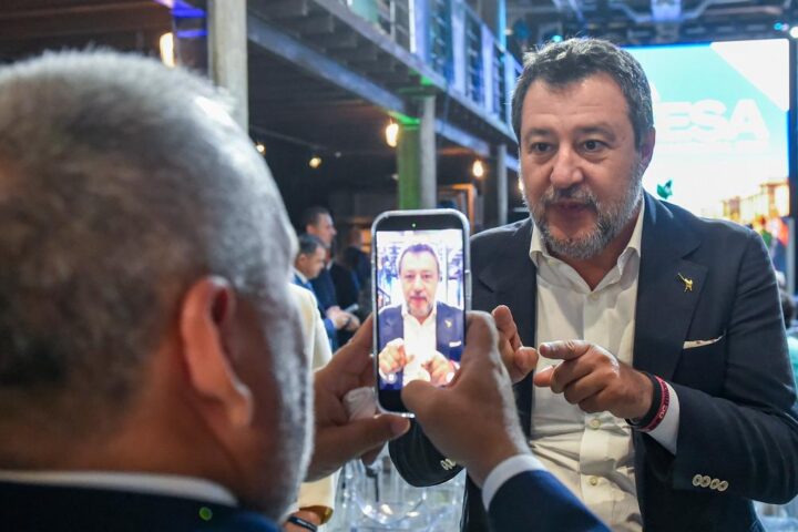 Salvini apre a una tregua con i nordisti: "Coinvolgerò tutti, ma da segretario"