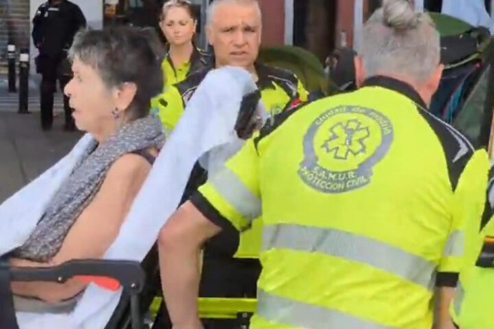 Scontri a Madrid per lo sfratto di Maricarmen, 87 anni, simbolo della crisi abitativa