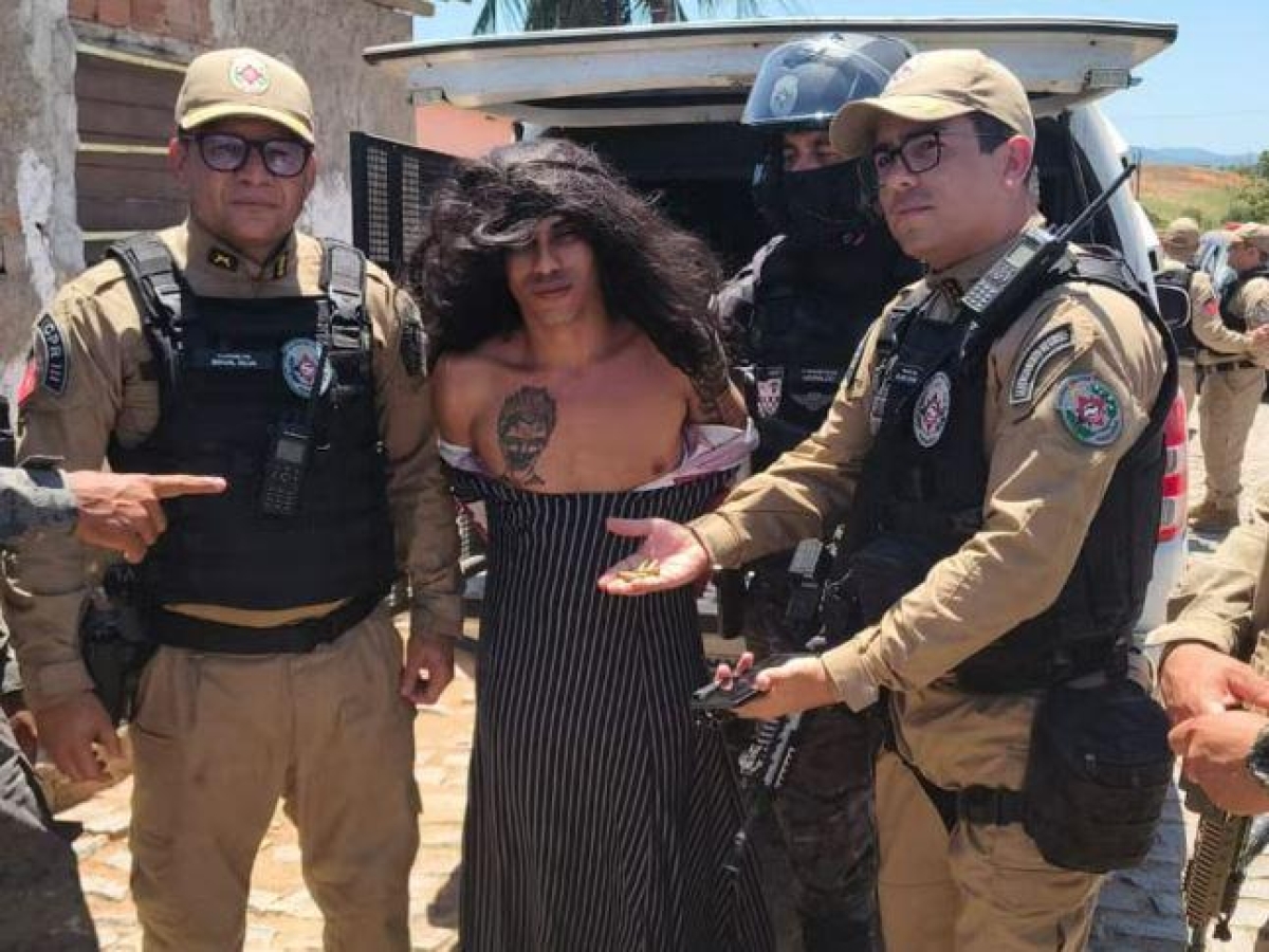 Serial killer arrestato in Brasile dopo tentativo di fuga travestito da donna con un bambino