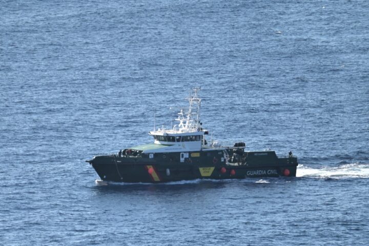 Soccorso al largo delle Canarie, trovati oltre 80 migranti morti su barca in mare da 27 giorni