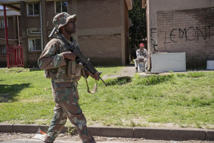 Sparatoria a Durban: 11 morti durante una festa nel quartiere di KwaMakhutha