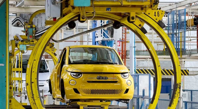 Stellantis sospende ancora la produzione a Mirafiori per mancanza di componenti motore