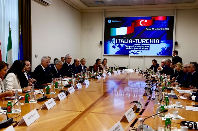 Tajani e Bolat rafforzano i legami economici tra Italia e Turchia durante un incontro a Roma