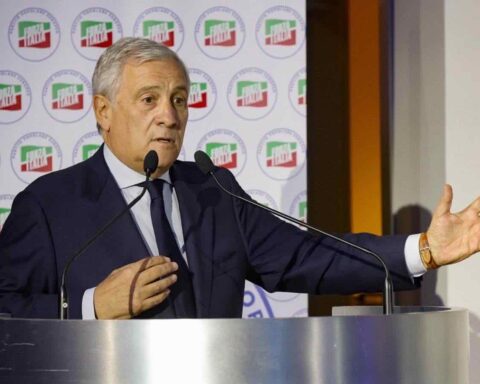 Tajani sulla sicurezza: «Serve più rigidità da parte della magistratura», polemiche con l'Anm e opposizioni