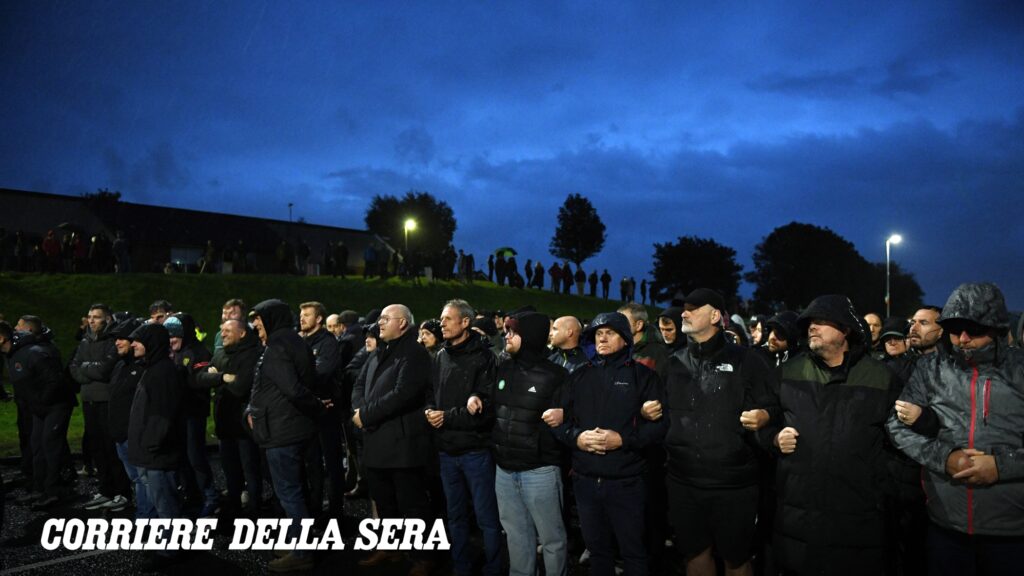 Tensione in Irlanda del Nord: catene umane bloccano la marcia unionista a Portadown