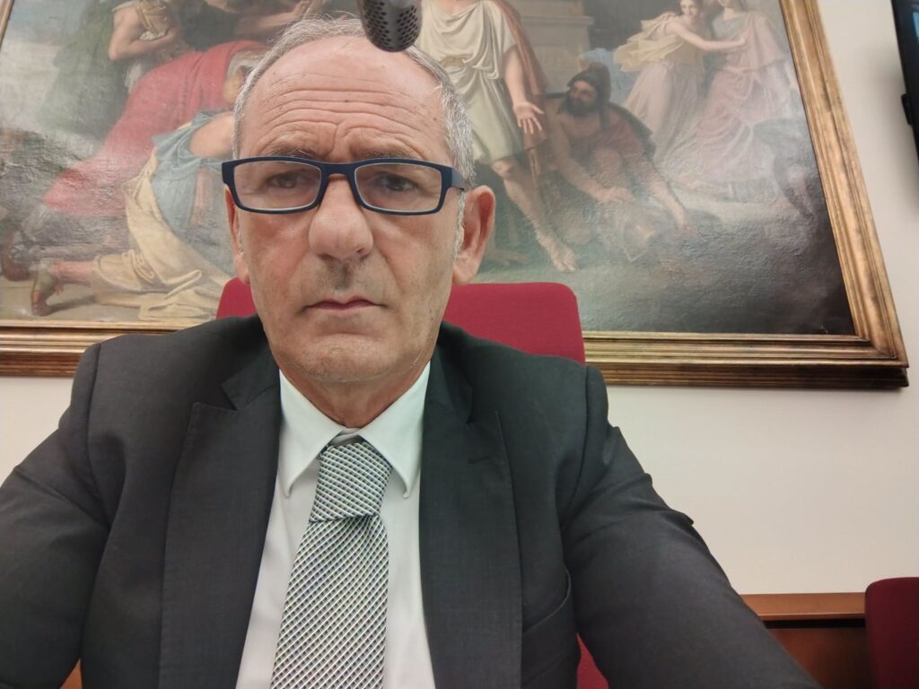 Tommaso Calderone lascia Forza Italia per unirsi a Futuro Nazionale, annunciato oggi