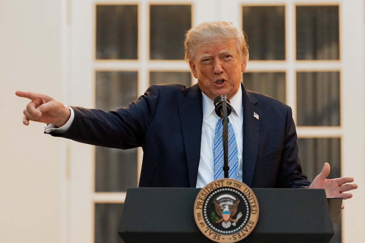 Trump annuncia il divieto di accesso alla Casa Bianca per i giornalisti di CNN, Politico e MS NOW