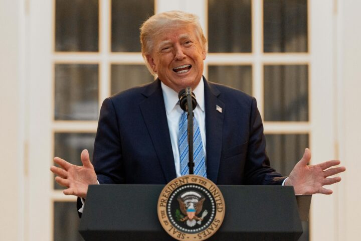 Trump blocca gli attacchi aerei contro gli Houthi in Yemen prima dell'intervento militare