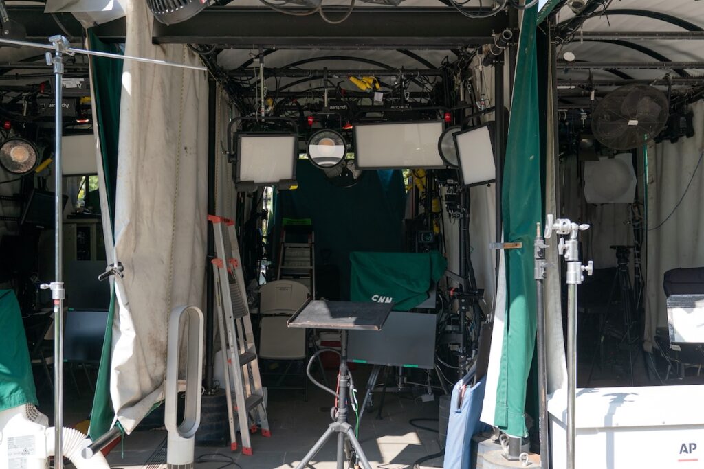 Trump vieta l'accesso alla Casa Bianca a giornalisti di CNN, Politico e MS NOW