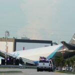 Un aereo cargo di Amazon esce di pista a Miami: cinque morti e cinque feriti