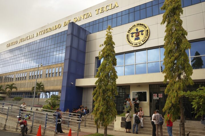 Un uomo di 39 anni condannato all'ergastolo per femminicidio a Santa Ana, El Salvador
