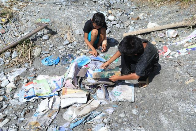 Unicef: 14.000 bambini in Nepal senza scuola un mese dopo le alluvioni