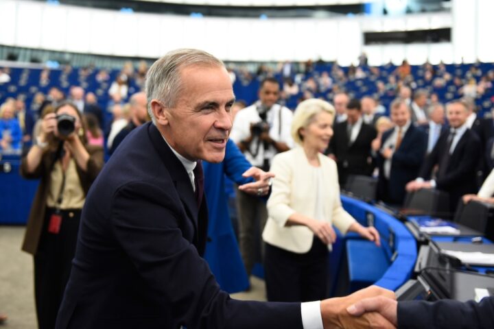 Ursula von der Leyen propone il Canada come primo "membro associato" dell'Unione Europea