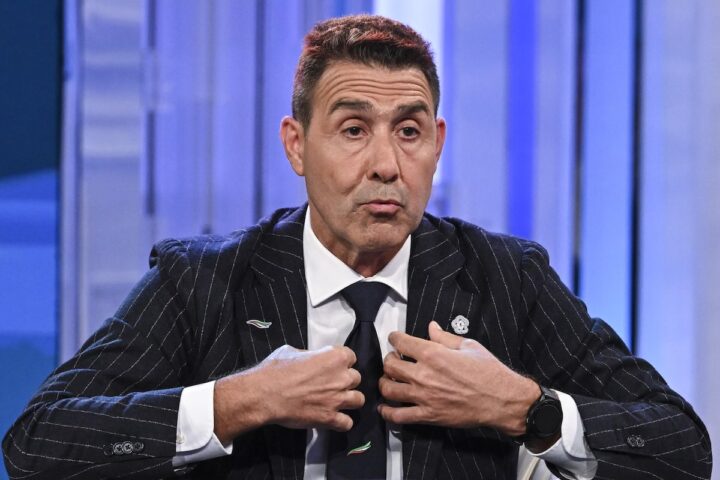 Vannacci propone una forza di polizia per l'immigrazione e i rimpatri in Italia