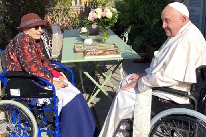 Vasco Rossi: "Grazie Emma! Riconoscimento dell'impegno umanitario di Bonino con papa Francesco