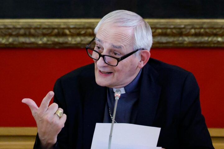 Zuppi respinge il limite degli stranieri nelle scuole italiane: "Nessuno sia escluso"