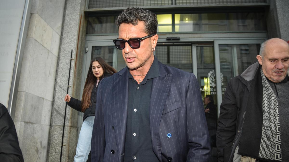 Aggressione a Fabrizio Corona: identificato un imprenditore coinvolto nel raid a Milano