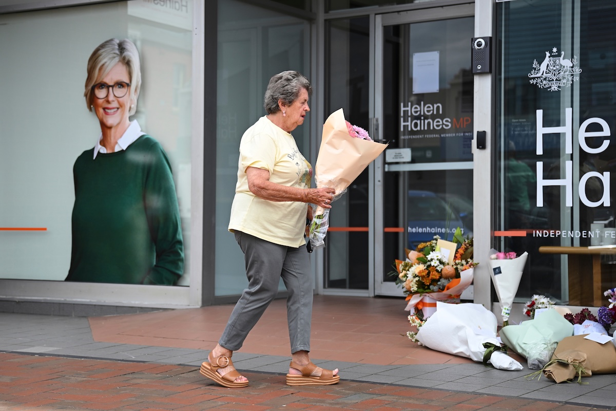Aggressione alla parlamentare australiana Helen Haines: investita da un fuoristrada a Wangaratta