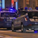 Aggressione violenta a Napoli: uomo di 50 anni colpito mentre difende le figlie