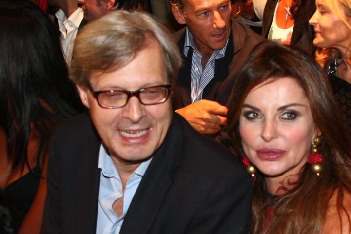 Alba Parietti dedica un post a Vittorio Sgarbi in terapia intensiva a Roma
