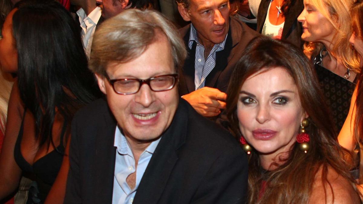 Alba Parietti dedica un post a Vittorio Sgarbi in terapia intensiva a Roma