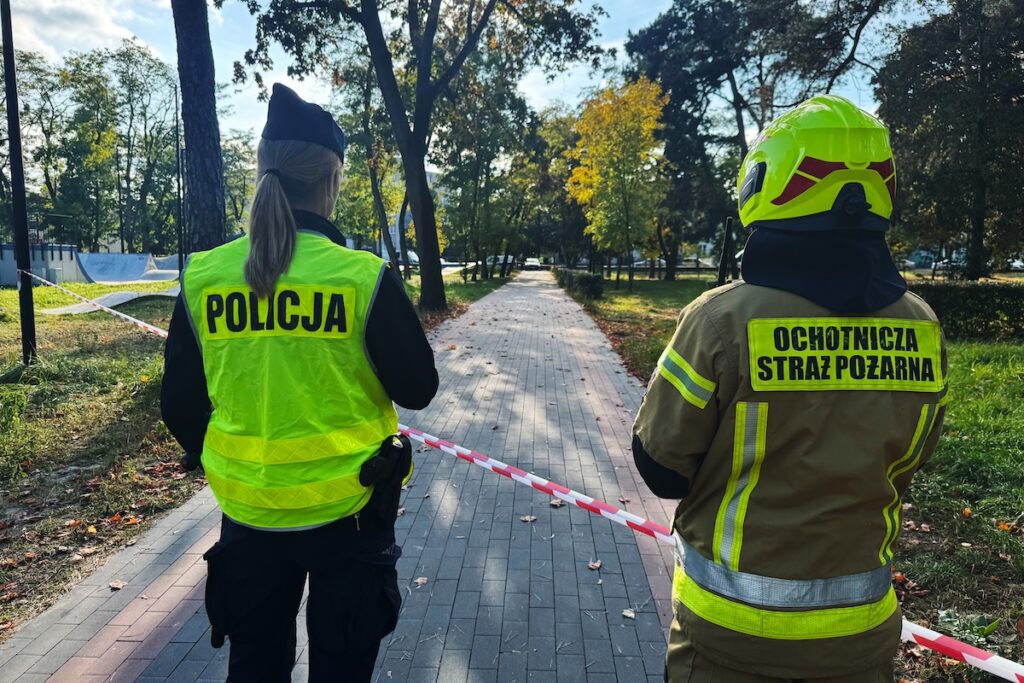 Allerta in Polonia per due attacchi nelle scuole, arrestati dieci giovani e potenziate le misure di sicurezza