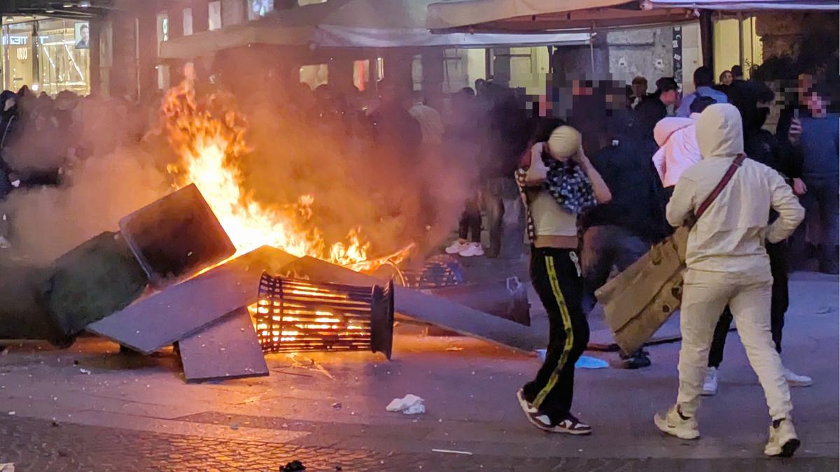 Arrestati cinque giovani dopo la guerriglia a Milano, il gip: "Rischio di nuovi scontri altissimo"