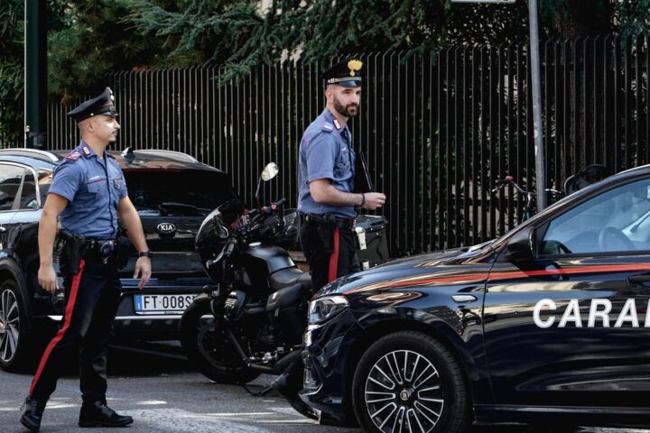 Arrestato a Torino un uomo accusato di tortura dopo 12 ore di violenze su compagna