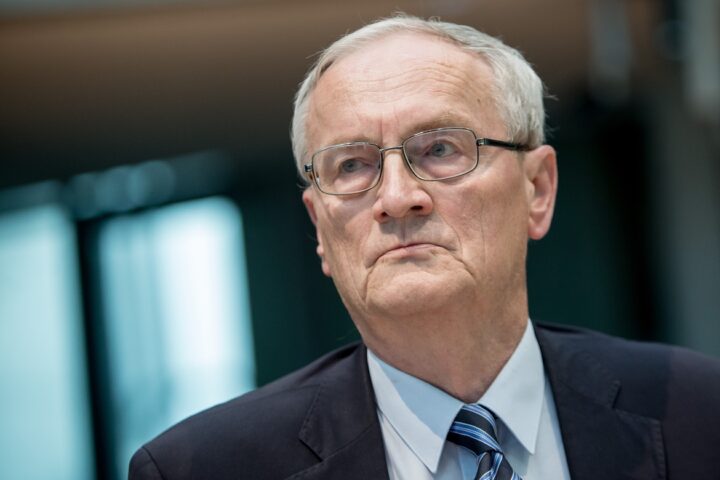 Arrestato l'ex capo dei servizi segreti tedeschi august hanning per spionaggio e tradimento