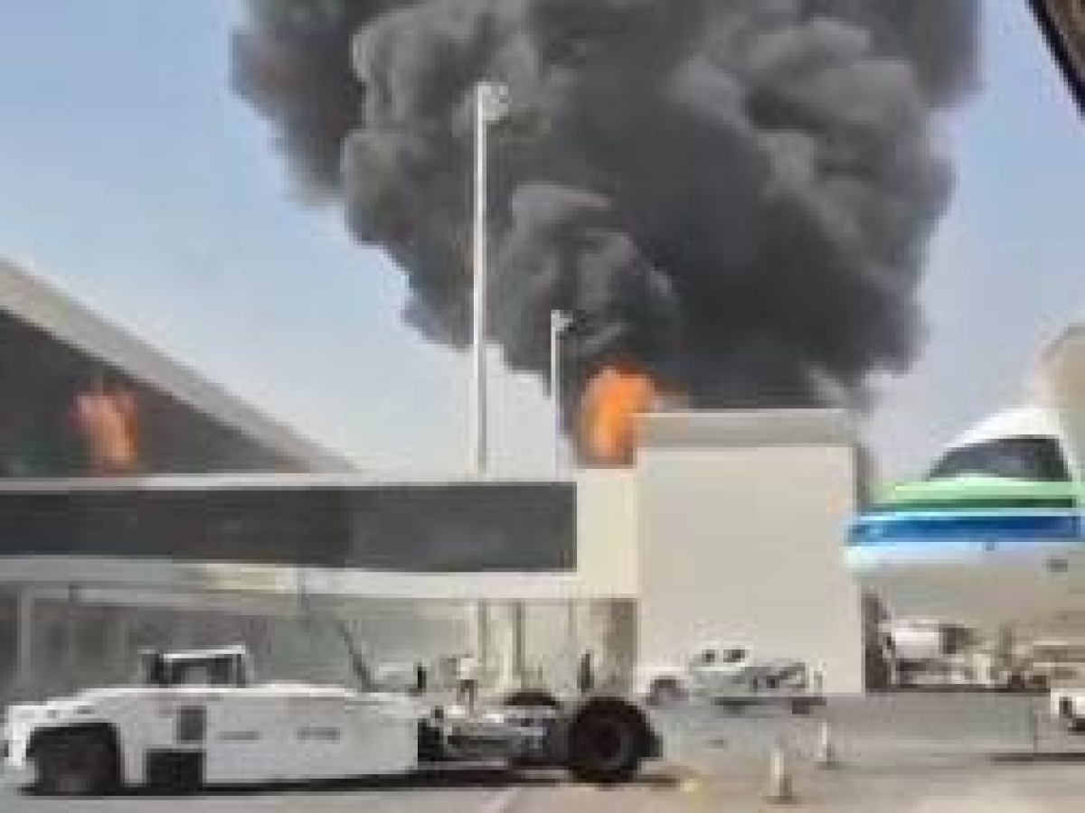 Attacchi Houthi contro l'aeroporto di Riad, assenze al congresso sul petrolio