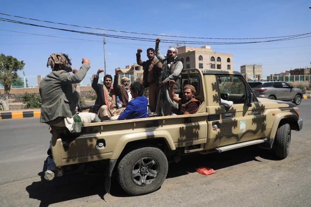 Attacco degli Houthi in Yemen provoca 73 morti tra le nuove reclute in esercitazione