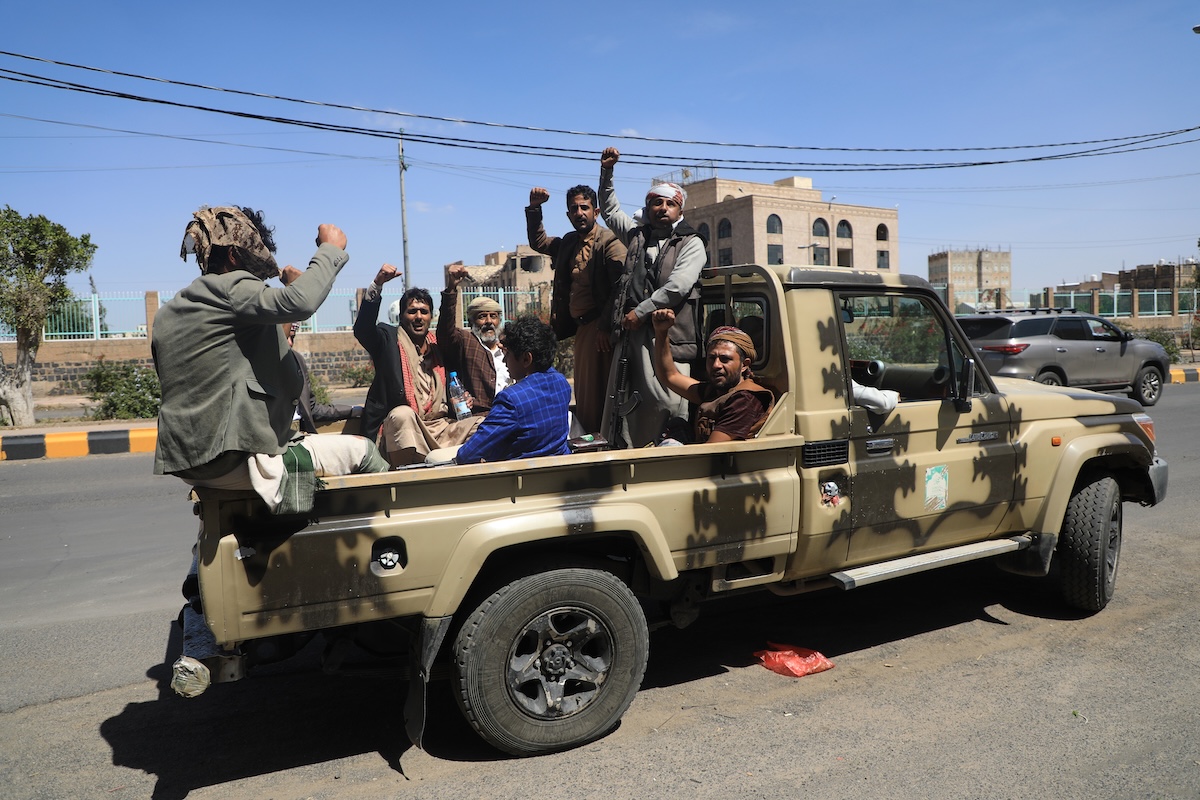 Attacco degli Houthi in Yemen provoca 73 morti tra le nuove reclute in esercitazione