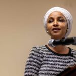 Blitz all'alba nella casa della deputata Ilhan Omar a Washington per indagine penale sul suo status di immigrata
