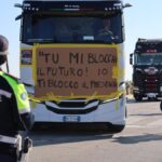 Blocco dei tir in Italia: crisi dei rifornimenti e reazione del governo