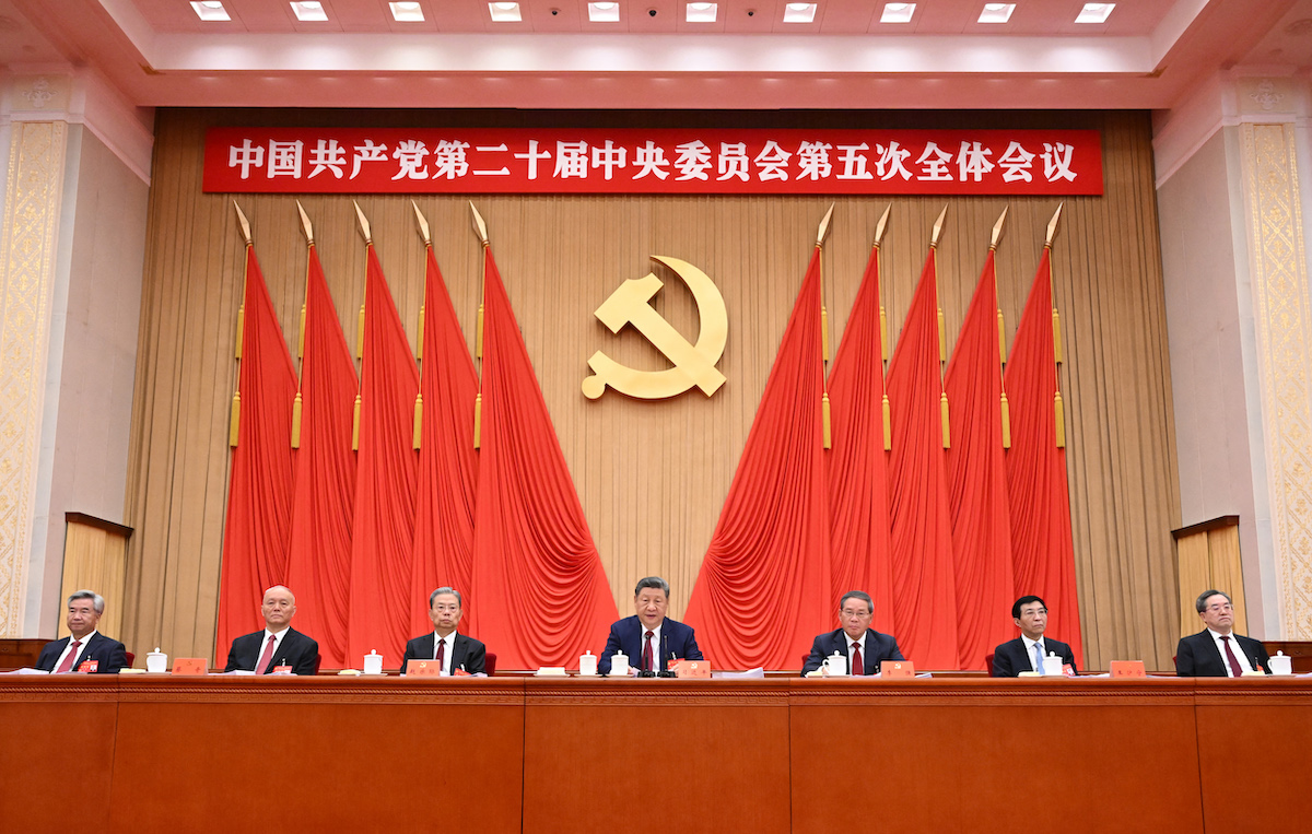 Calano i partecipanti alle riunioni del Comitato centrale del Partito Comunista Cinese