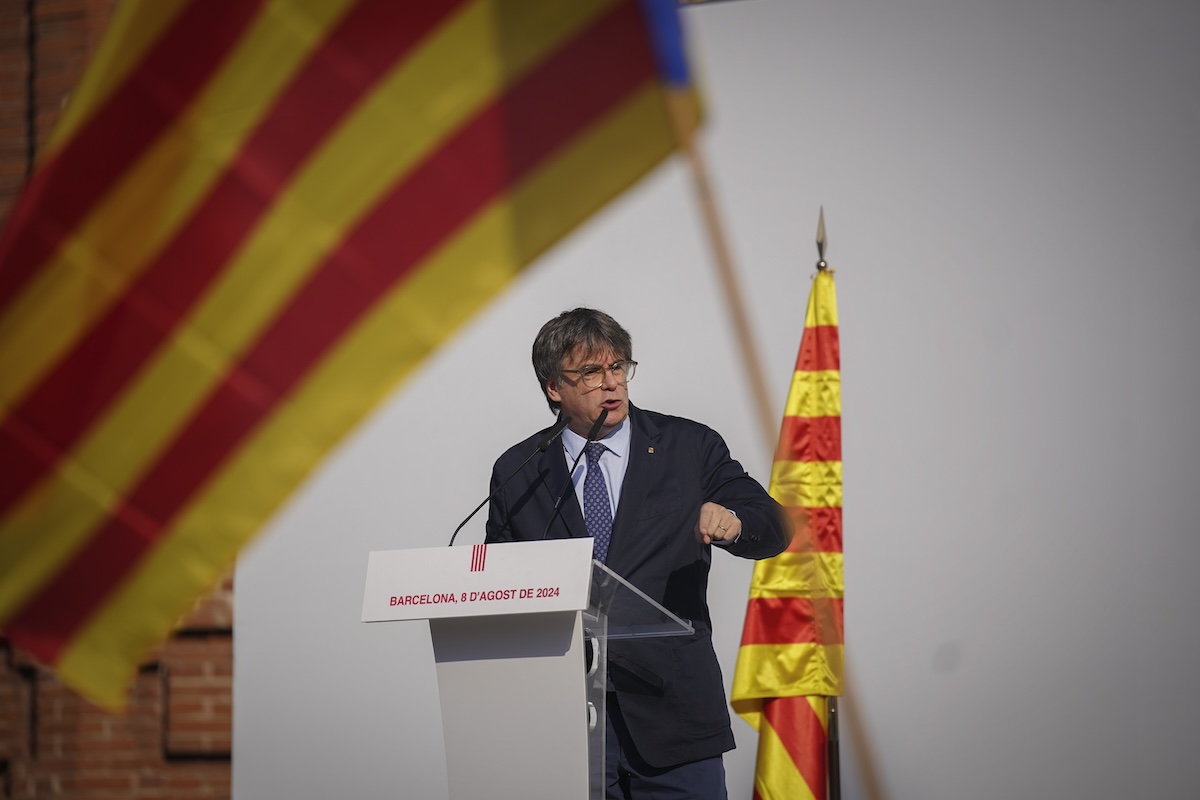 Carles Puigdemont pronto a tornare in Spagna dopo rit withdrawal del mandato di arresto