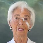 Christine Lagarde rivela il motivo dei cerotti sul viso: “Piccolo intervento dermatologico”