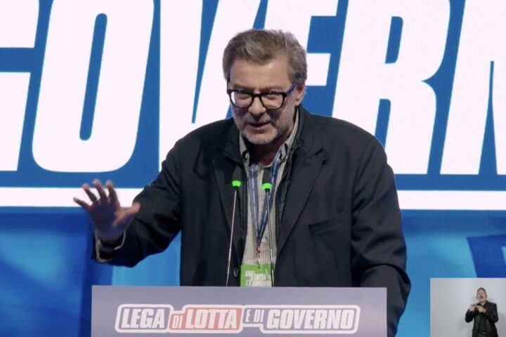 Congresso della Lega a Milano: Garavaglia chiede una svolta e unità nel partito