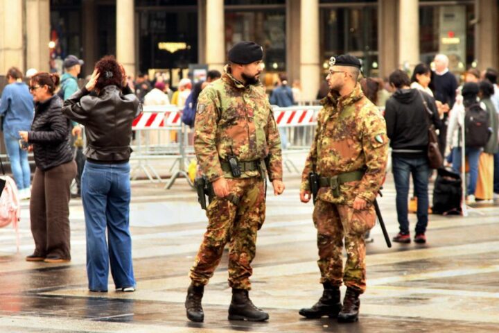 Cosa può fare l’esercito a Milano? Limiti e poteri delle forze armate nella sicurezza pubblica