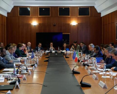 Dell'Utri incontra l'OIM per rafforzare la cooperazione sulla migrazione nel Mediterraneo Centrale
