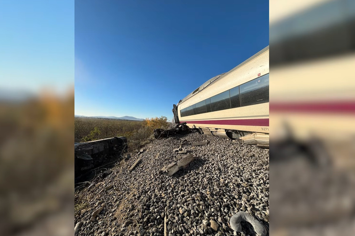 Dieci morti nello scontro tra treni ad alta velocità vicino a Toledo, Spagna