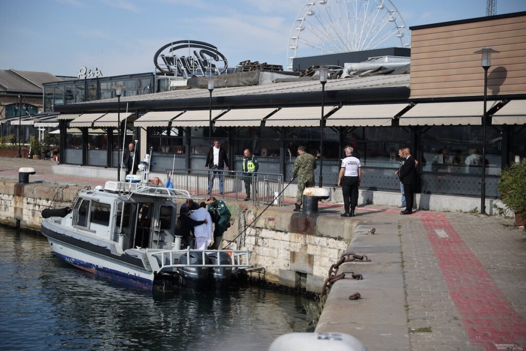 Due mercantili colpiti da droni nel mar Nero: una affonda e il suo equipaggio è disperso