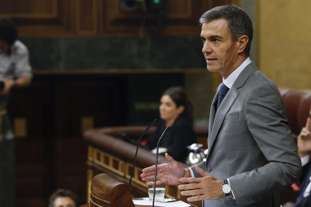 Elezioni anticipate in Spagna: Pedro Sánchez fissa il voto per il 29 novembre dopo bocciatura dei decreti sulla crisi abitativa