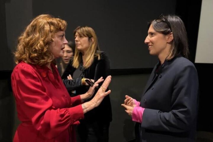 Elly Schlein incontra Susan Sarandon e ribadisce: “Continueremo a lottare per Gaza”