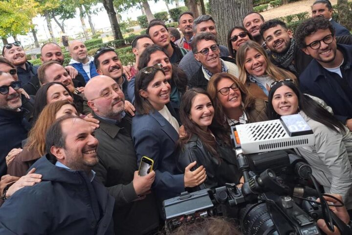 Elly Schlein: "Siamo pronti a vincere, serve un negoziatore unico dell'Ue per l'Ucraina"