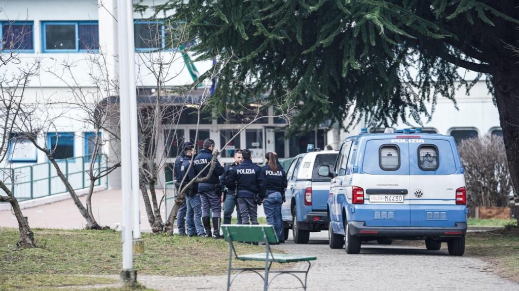 Falsi allarmi bomba: e-mail minacciano scuole italiane e di altri paesi con attacchi jihadisti