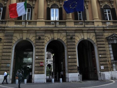 Flat tax fino a 100 mila euro, ma rischio esclusione per redditi sopra i 30 mila euro