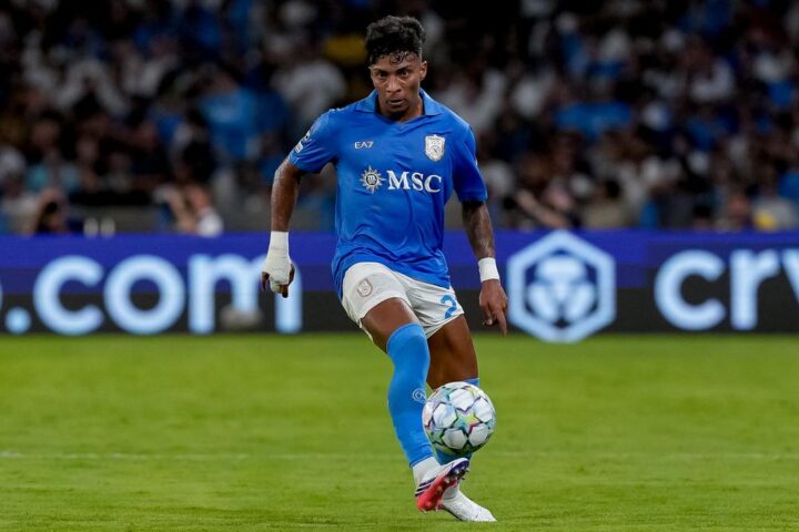 Furto a casa di Alisson Santos, calciatore del Napoli: rubati orologio Rolex e collana